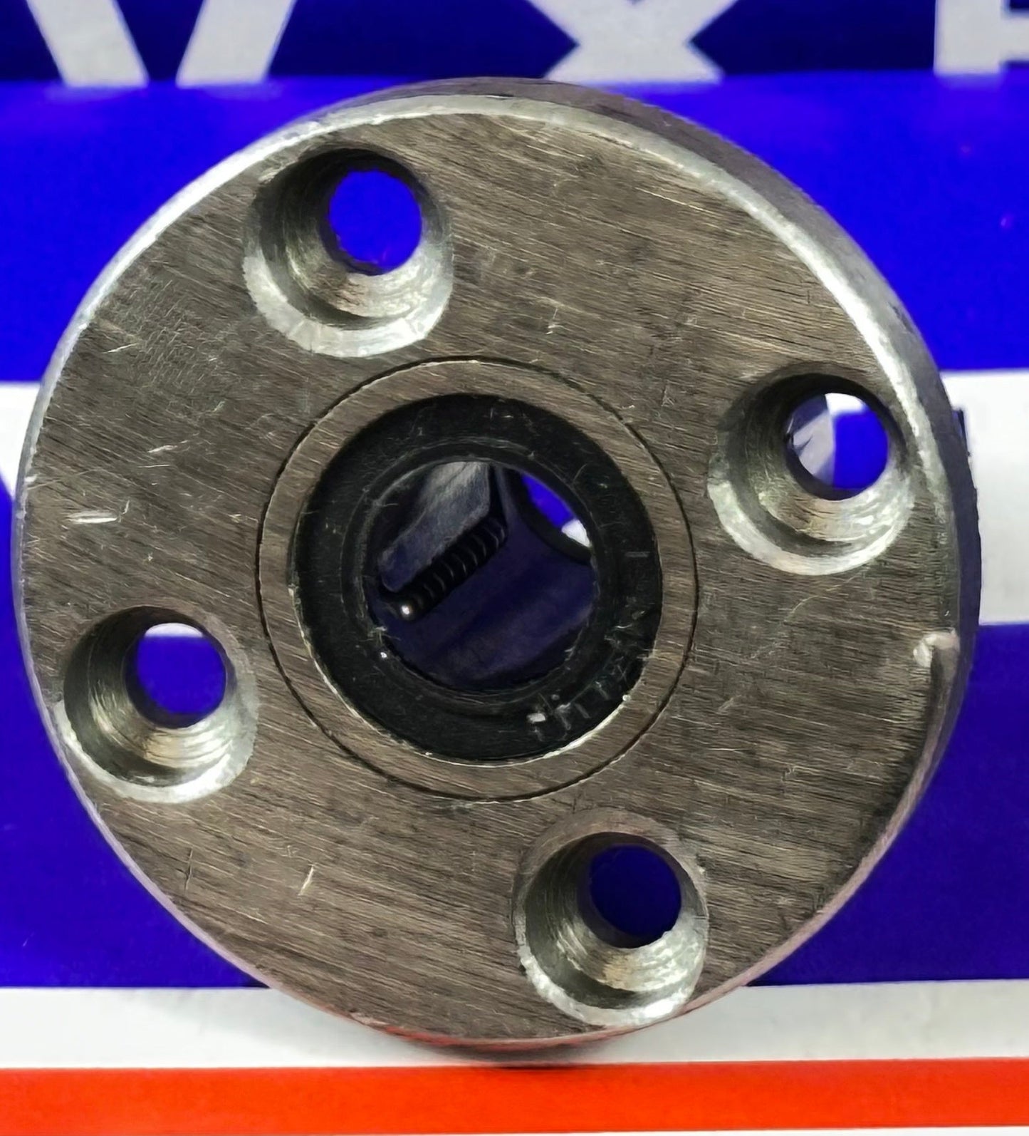 บุชแบริ่งแบบมีขอบ 8 มม. สำหรับการเคลื่อนที่เชิงเส้น LBF8UU