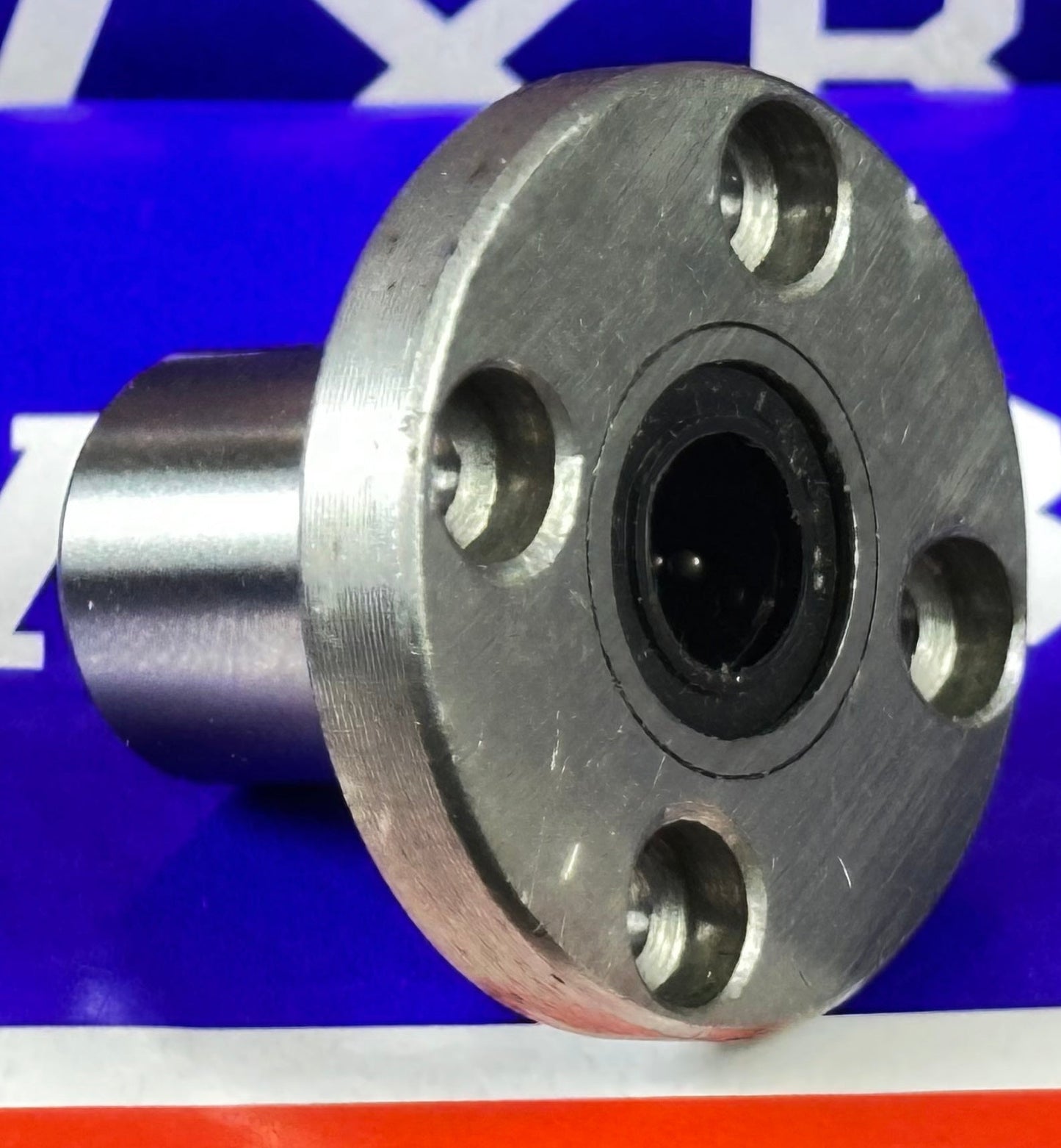 บุชแบริ่งแบบมีขอบ 8 มม. สำหรับการเคลื่อนที่เชิงเส้น LBF8UU