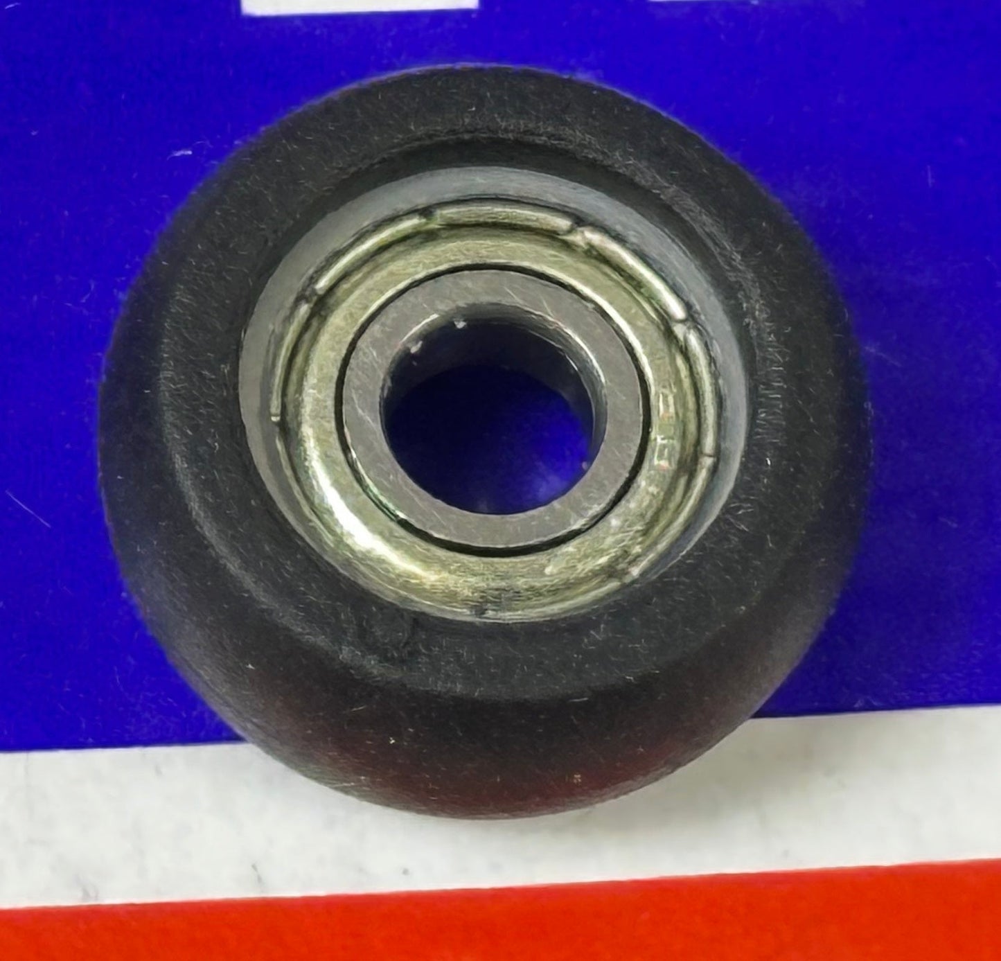 Roulement à alésage 5mm - Pneumatique plastique 18,5mm 5x18,5x8mm