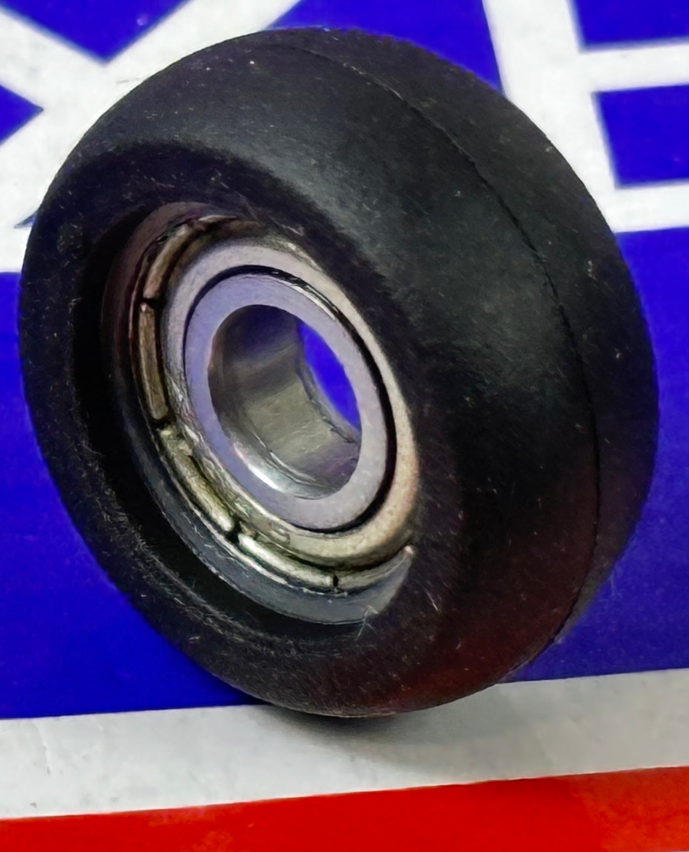 Roulement à alésage 5mm - Pneumatique plastique 18,5mm 5x18,5x8mm